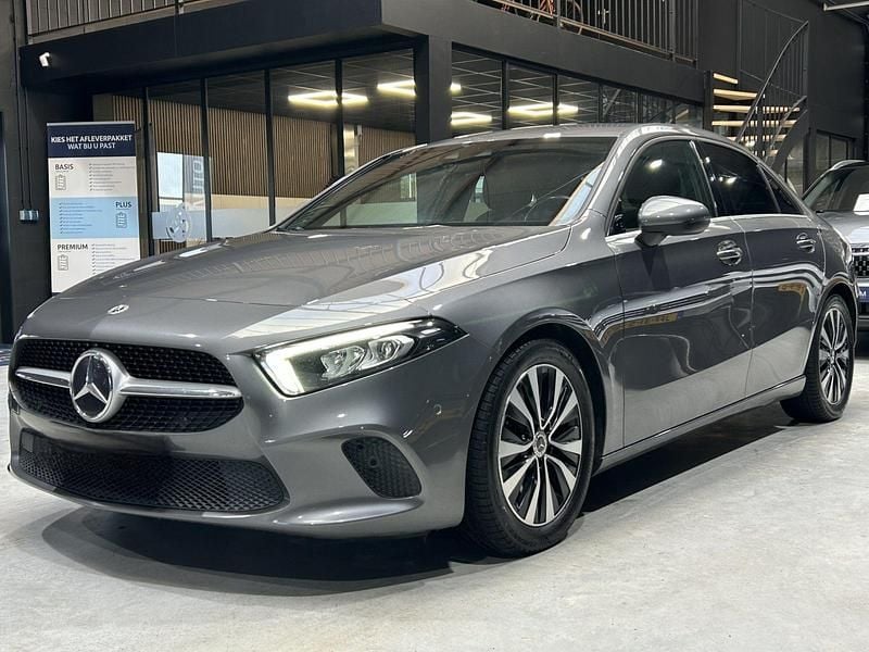 Usado Mercedes A220 190 CV (139 kW) 2021 Gris / plata Berlina