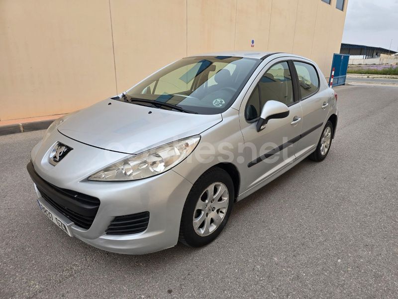 Gris / plata Usado 2011 Peugeot 207 Business-Line Berlina | 4500 € (Precio justo) - Imagen 1/4