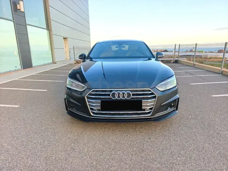 Usado Audi A5 Sportback S-Line 163 CV (119 kW) 2020 Gris Utilitario