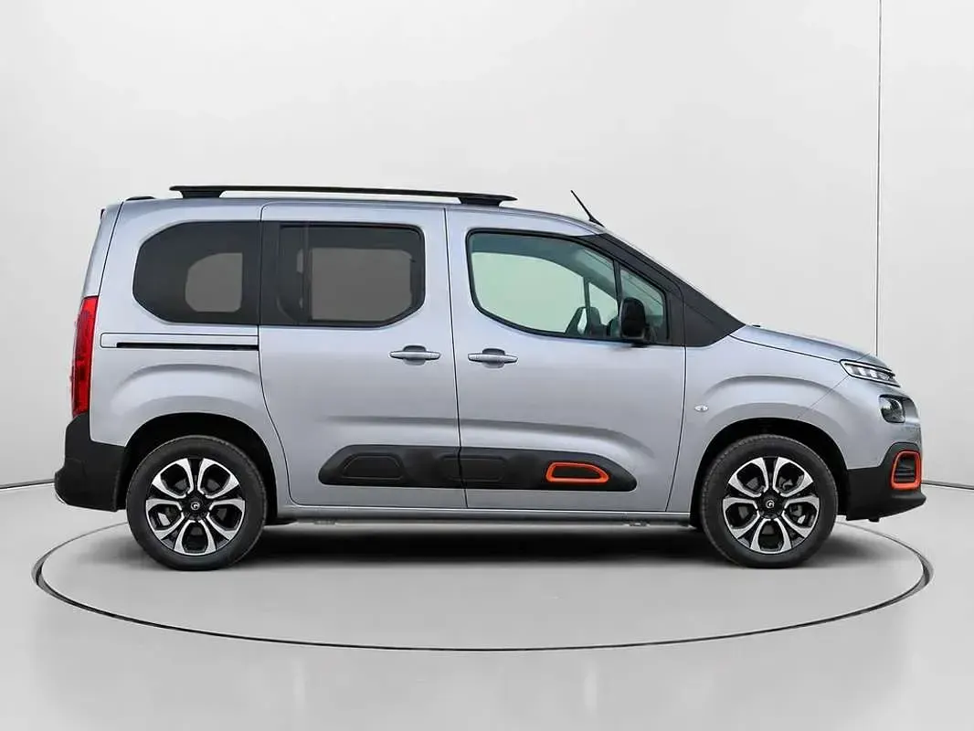 Usado Citroën Berlingo Business Class 102 CV (75 kW) 2023 Gris Monovolumen