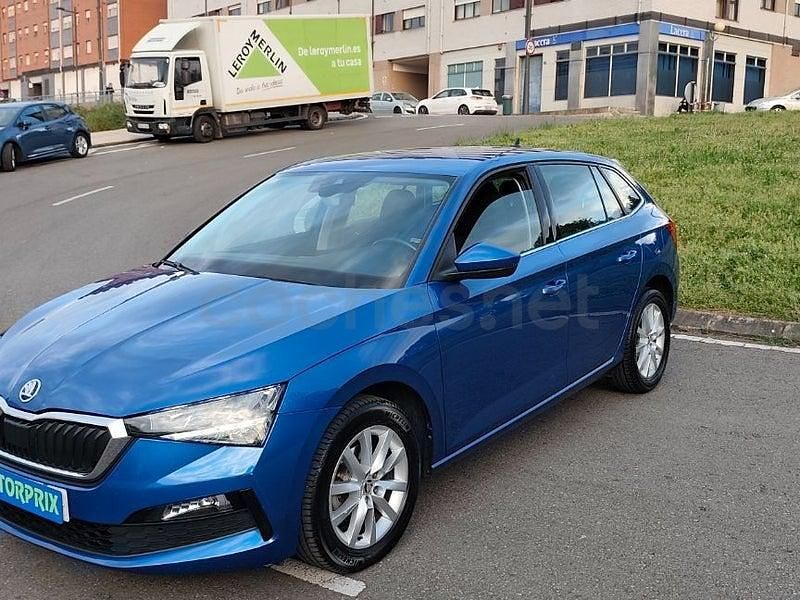 Usado Skoda Scala Active 115 CV (84 kW) 2020 Azul Utilitario
