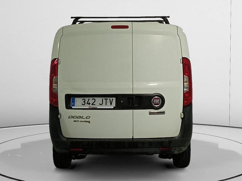 Usado Fiat Doblò 95 CV (69 kW) 2016 Blanco Monovolumen