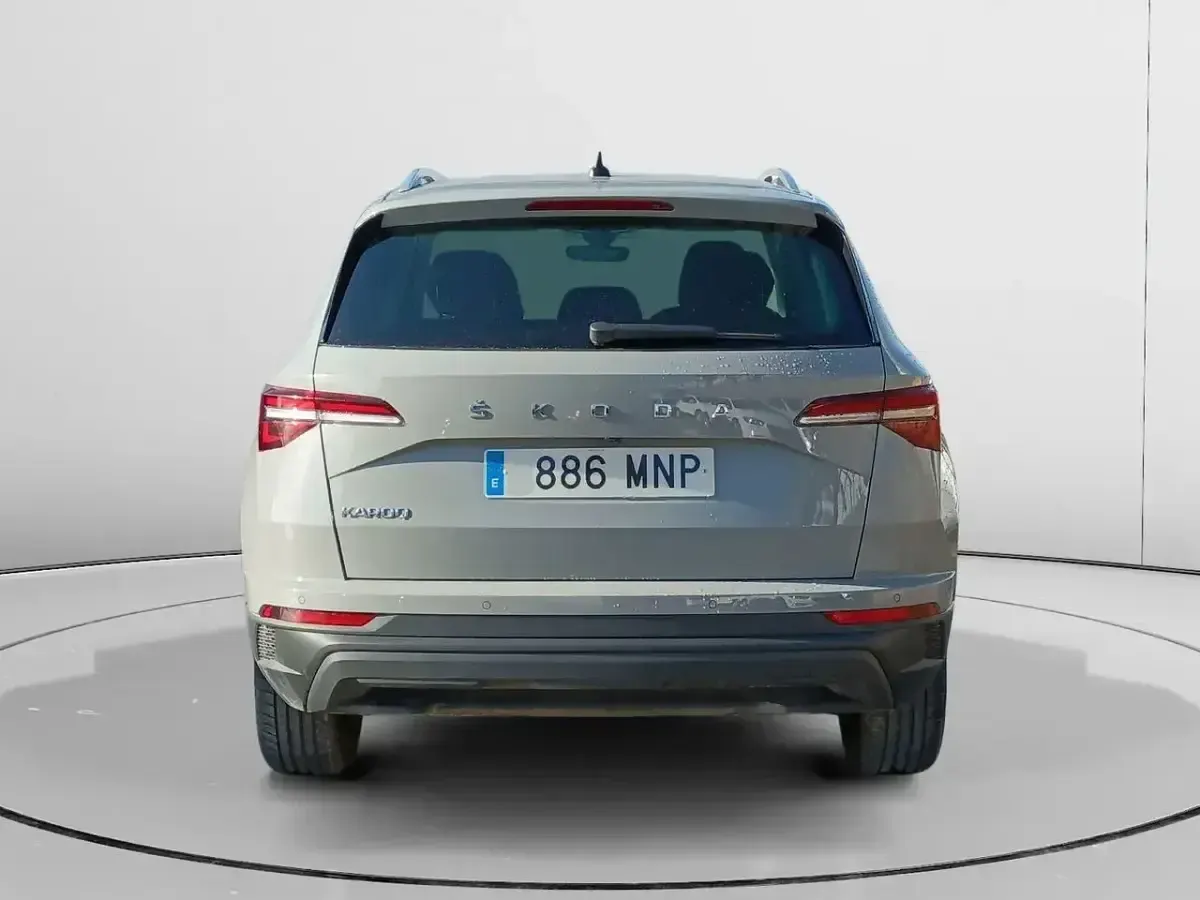 Usado Skoda Karoq Ambition 116 CV (85 kW) 2024 Gris SUV