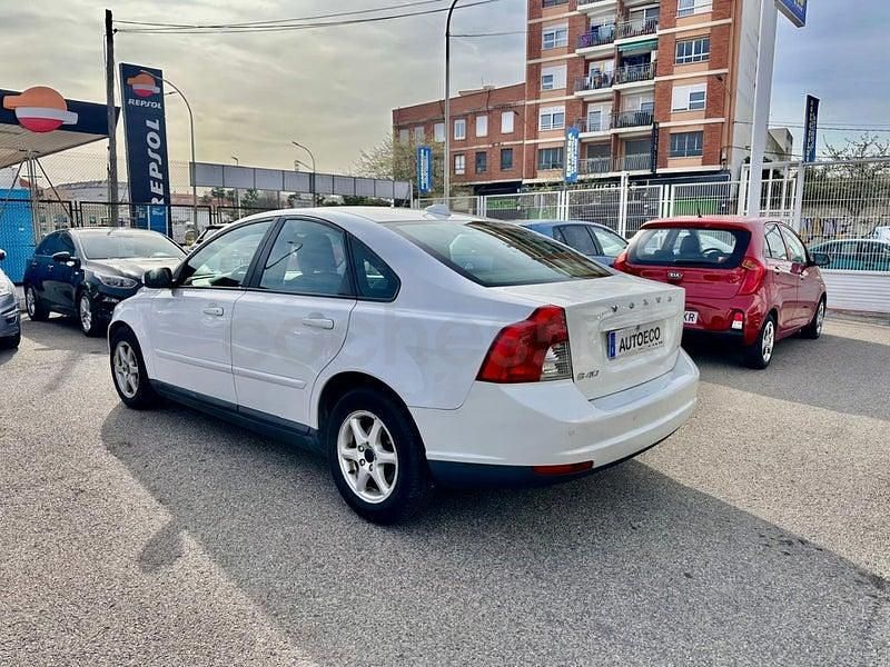 Usado Volvo S40 Kinetic 125 CV (91 kW) 2009 Blanco Berlina