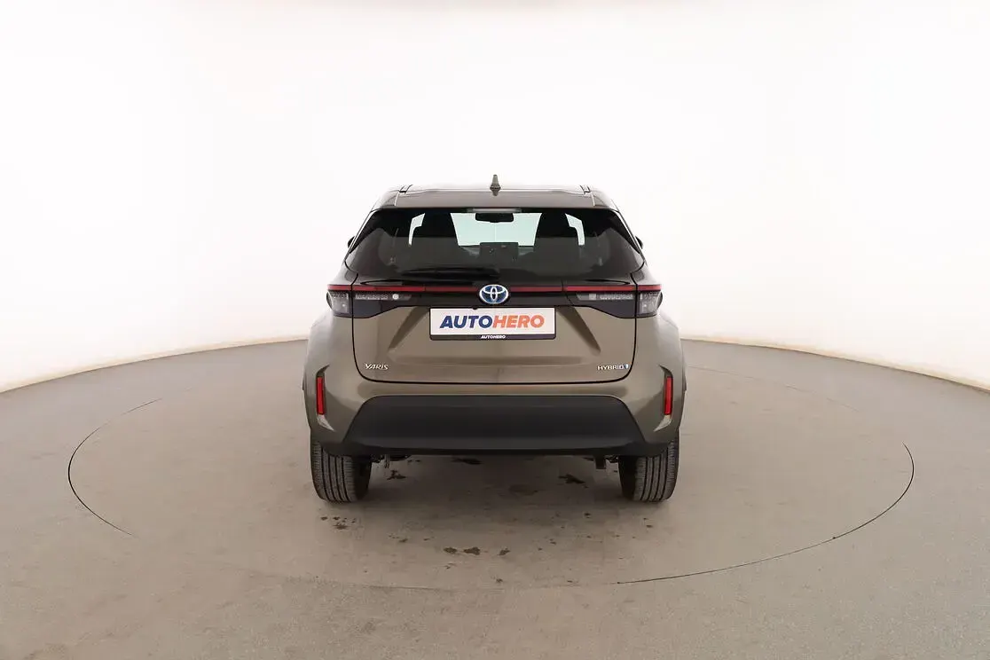 Usado Toyota Yaris Cross Active 116 CV (85 kW) 2023 Dorado SUV