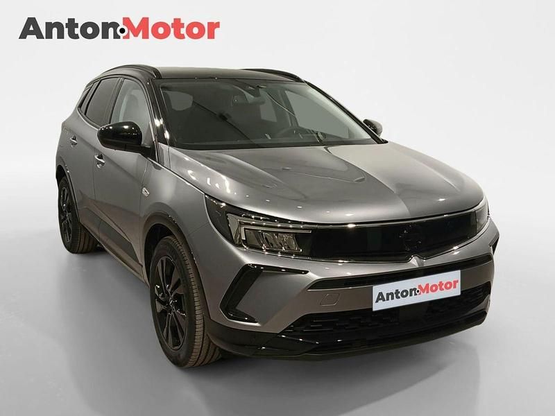 Usado Opel Grandland X Design & Tech 130 CV (95 kW) 2024 Gris SUV