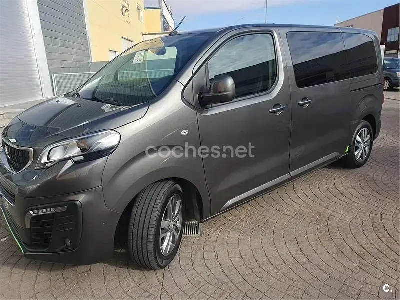 Begagnad Peugeot Traveller Business-Line 180 HK (132 kW) 2020 Grå Minibuss