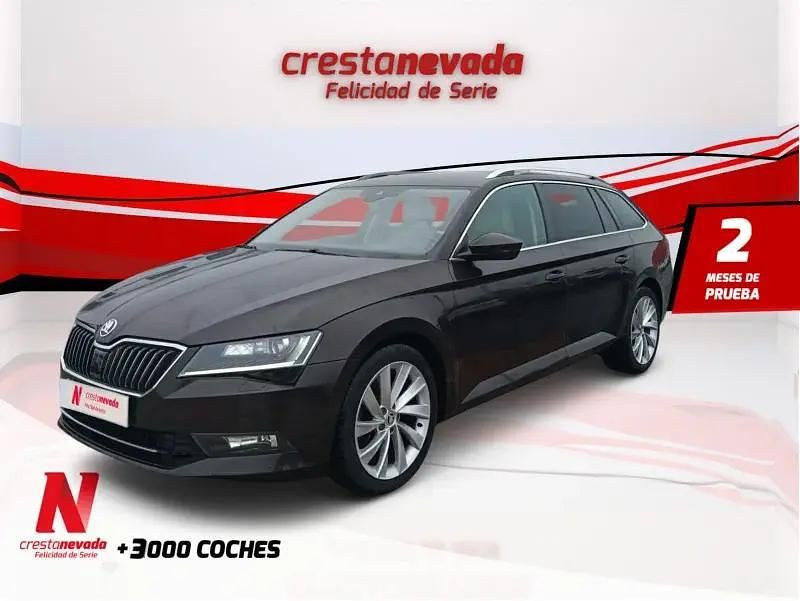 Usado Skoda Superb Style 150 CV (110 kW) 2018 Familiar
