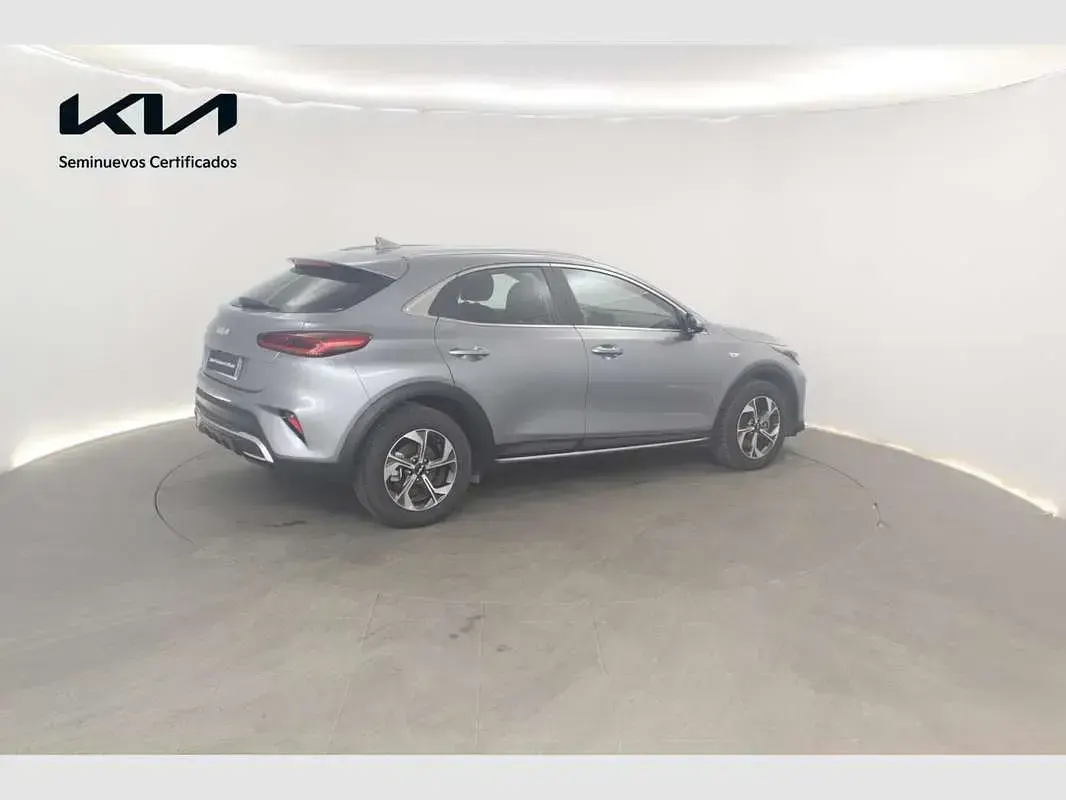 Usado Kia XCeed 101 CV (74 kW) 2025 Plateado SUV