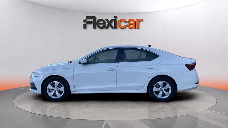 Usado Skoda Octavia Ambition 150 HP (110 kW) 2022 Branco Citadino