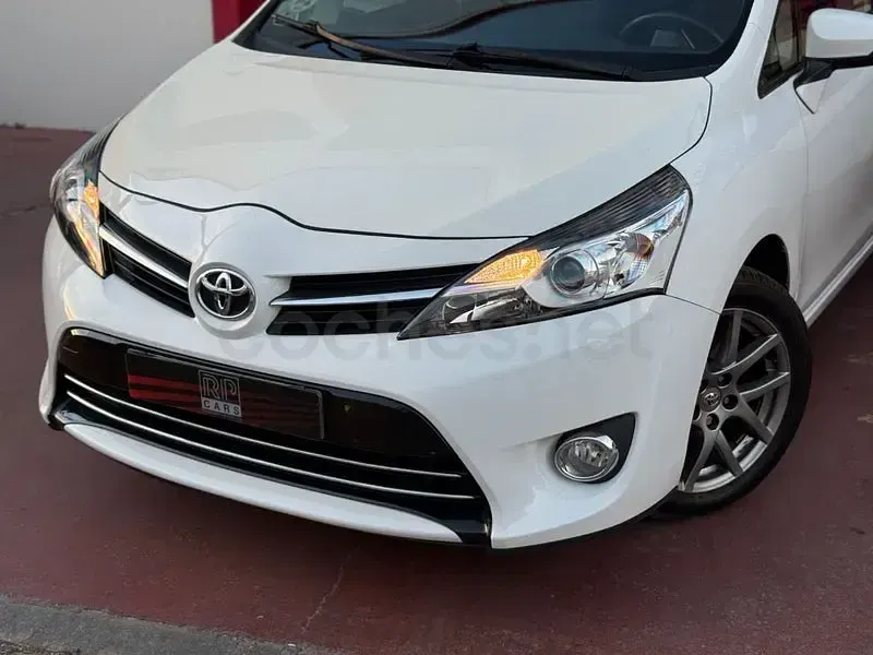 Usado Toyota Verso Advance 124 CV (91 kW) 2013 Blanco Monovolumen