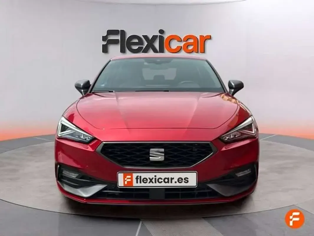 Usado Seat Leon FR 205 CV (150 kW) 2023 Rojo Utilitario