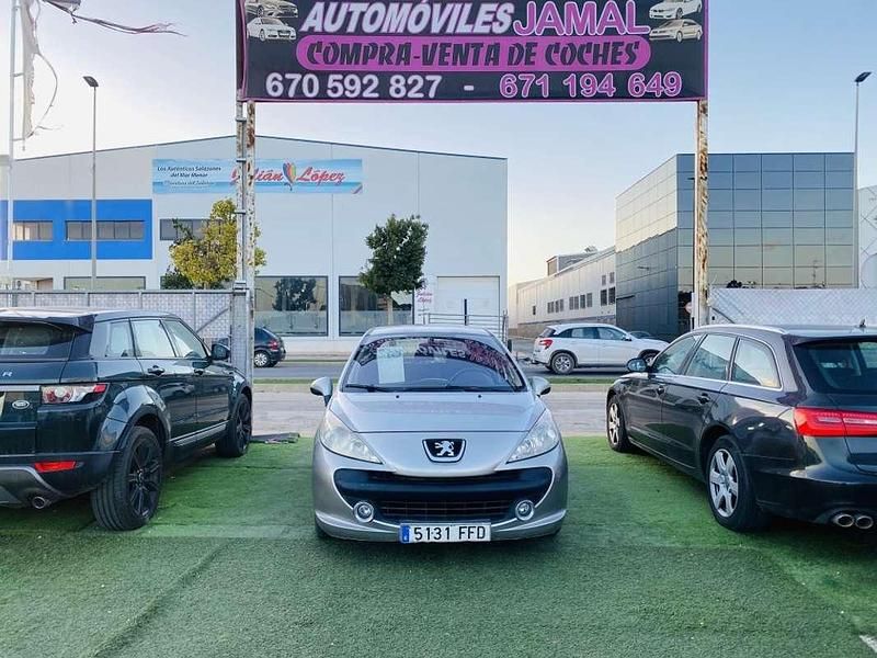 Usado Peugeot 207 109 CV (80 kW) 2007 Plateado Utilitario