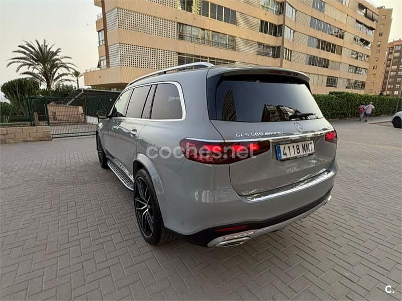 Usado Mercedes GLS580 489 CV (359 kW) 2024 Gris / plata SUV