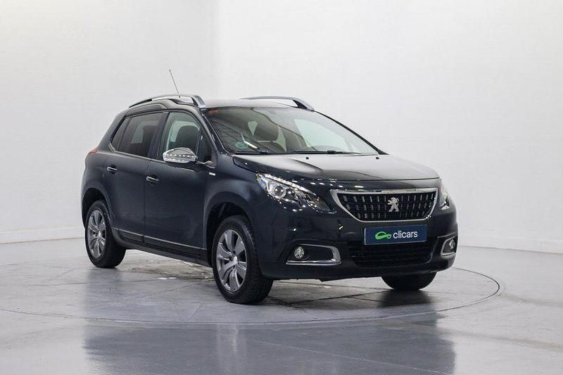 Usado Peugeot 2008 Style 82 CV (60 kW) 2018 Gris / plata SUV