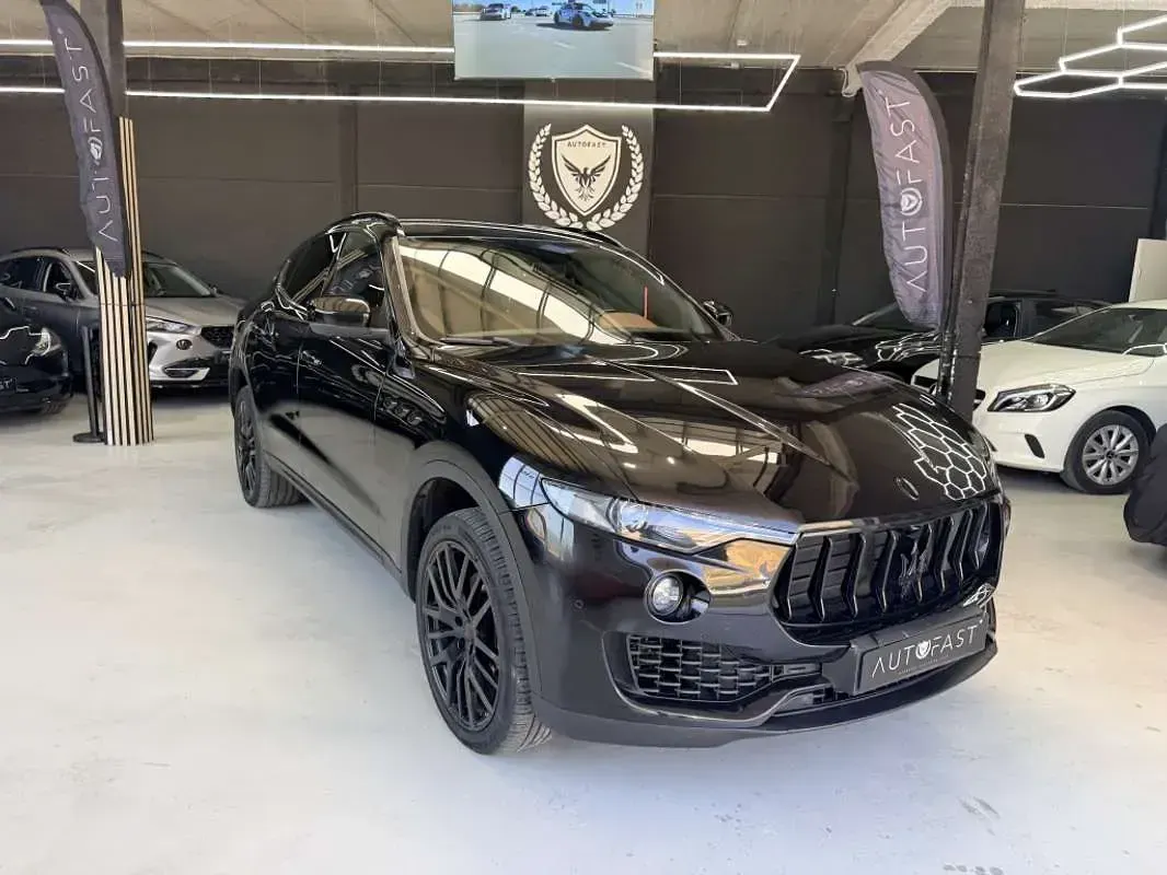 Usado Maserati Levante 275 CV (202 kW) 2018 Negro SUV