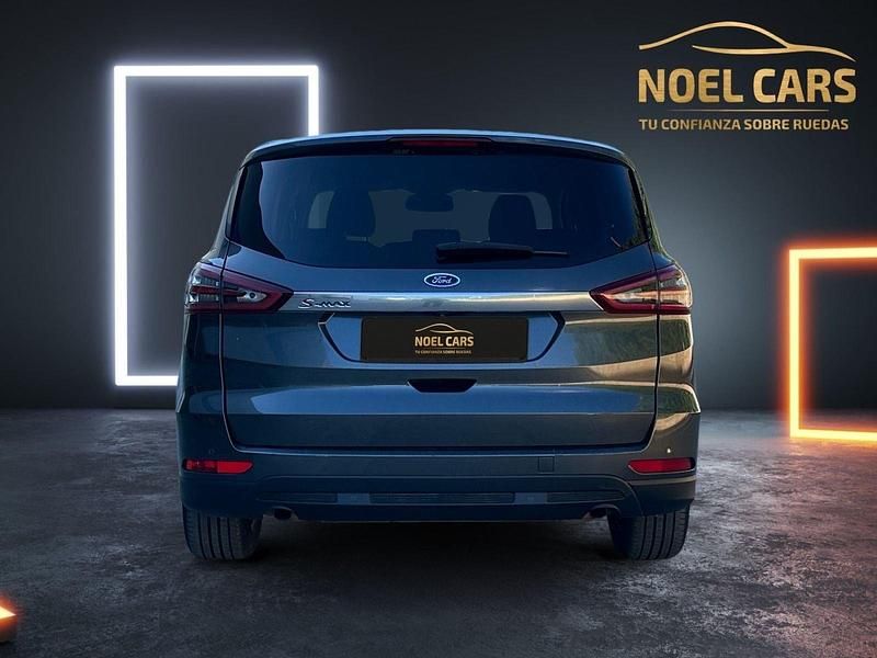 Usado Ford S-MAX Titanium 150 CV (110 kW) 2018 Gris Monovolumen