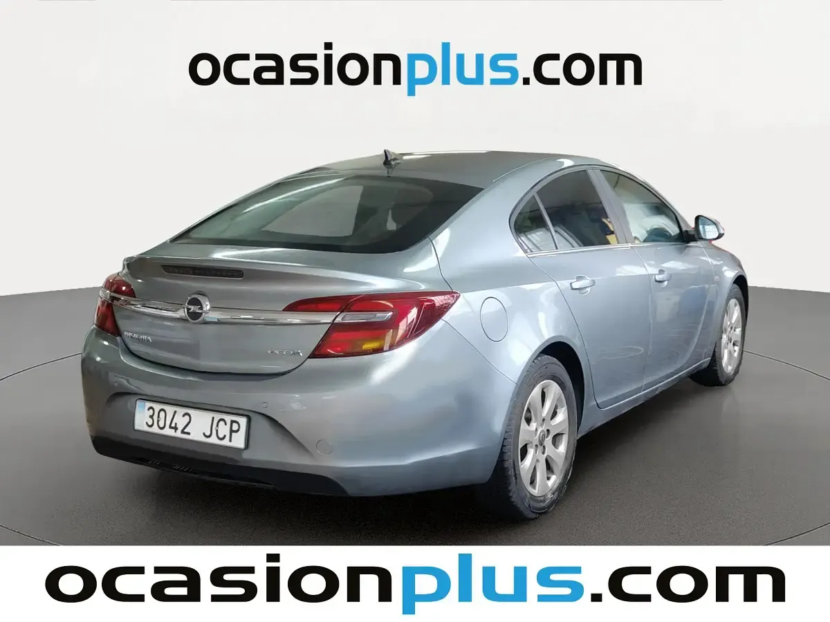 Usado Opel Insignia Selective 140 CV (102 kW) 2015 Gris plata Berlina