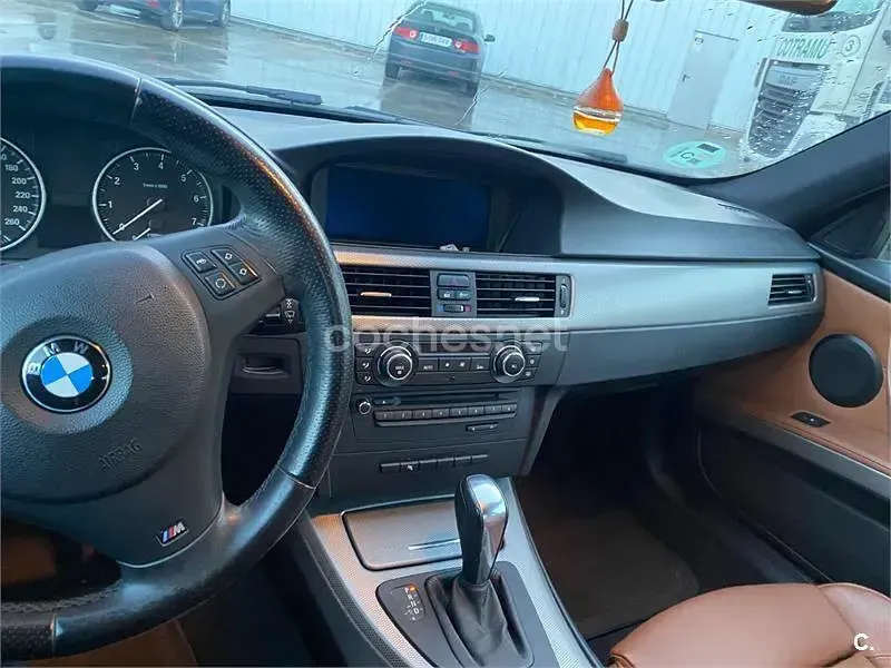 Usado BMW 320 170 CV (125 kW) 2011 Blanco Coupe