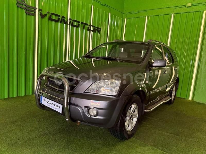 Gris / plata Usado 2005 Kia Sorento SUV | 5990 € (Buen precio) - Imagen 1/4