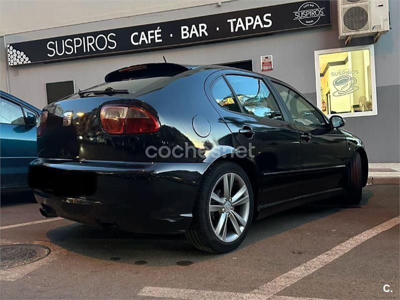 Usado Seat Leon FR 150 CV (110 kW) 2004 Negro Berlina