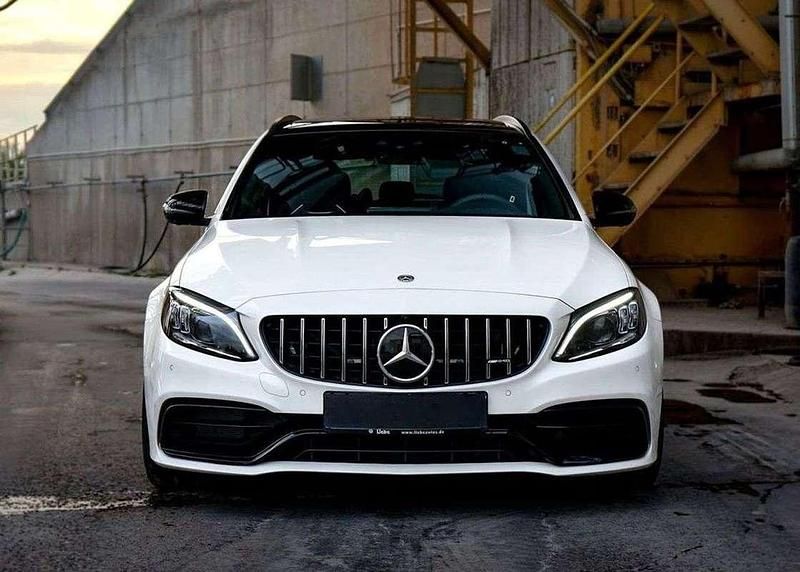 Blanco Usado 2021 Mercedes C63 AMG AMG Utilitario | 88.500 € - Imagen 1/4