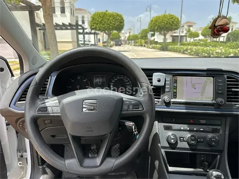 Usado Seat Leon CONNECT 110 CV (80 kW) 2016 Blanco Berlina