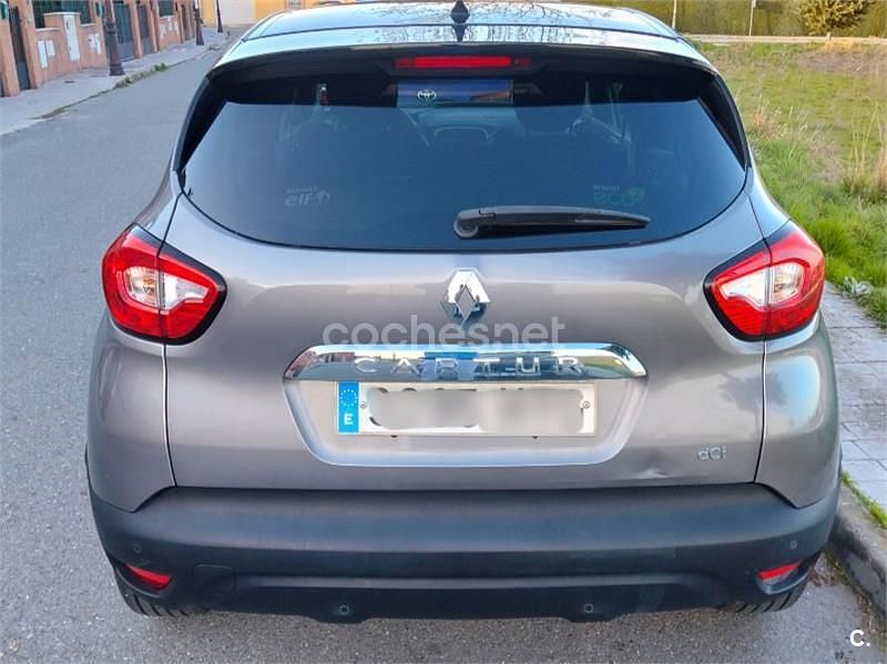 Usado Renault Captur Zen 90 HP (66 kW) 2014 Cinzento SUV
