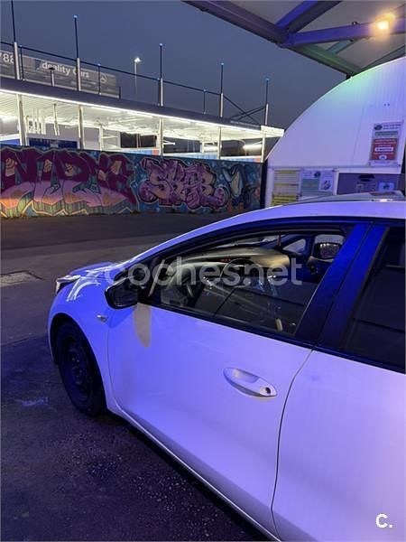Usado Kia Ceed GT 90 CV (66 kW) 2015 Blanco Berlina