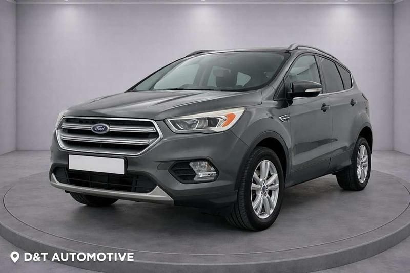Usado Ford Kuga Business Edition 120 CV (88 kW) 2017 Gris / plata SUV