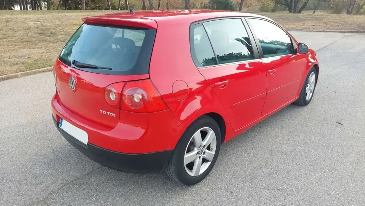 Usado VW Golf V GT 140 CV (102 kW) 2008 Rojo Utilitario