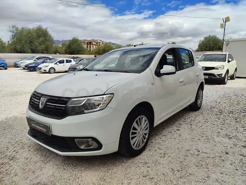 Usado Dacia Sandero Comfort 95 CV (69 kW) 2019 Blanco Berlina