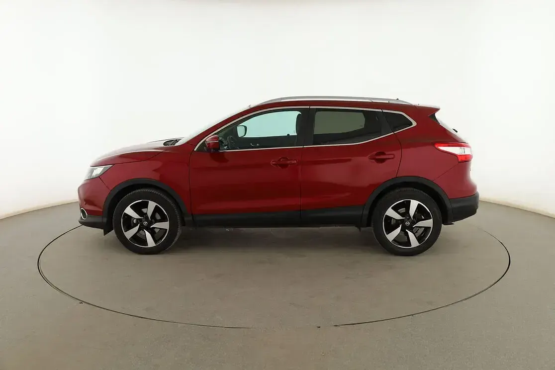 Usado Nissan Qashqai N-Connecta 115 CV (84 kW) 2016 Rojo SUV