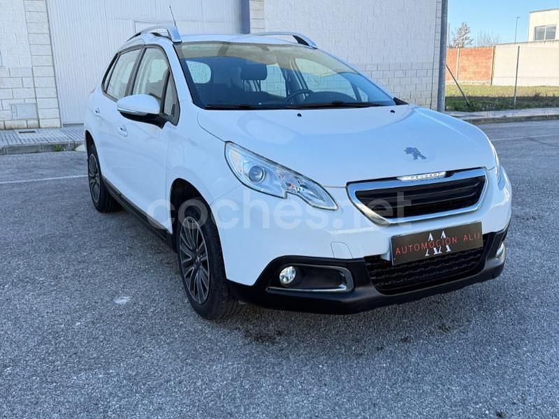 Usado Peugeot 2008 Allure 100 CV (73 kW) 2015 Blanco SUV