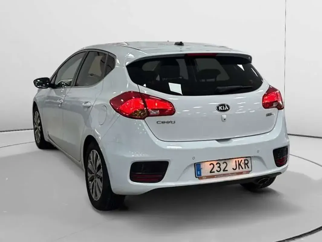 Usado Kia Pride 120 CV (88 kW) 2015 Blanco Utilitario