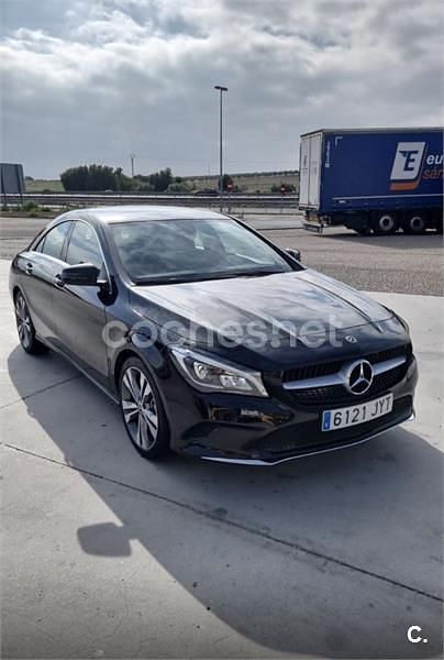 Usado Mercedes CLA200 OrangeArt Edition 136 CV (100 kW) 2017 Negro Berlina