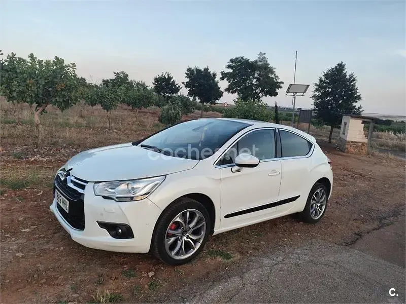 Usado Citroën DS4 163 CV (119 kW) 2011 Blanco Utilitario