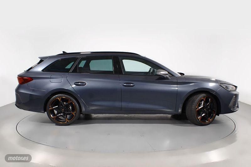 Usado Cupra Leon 150 CV (110 kW) 2025 Gris Berlina