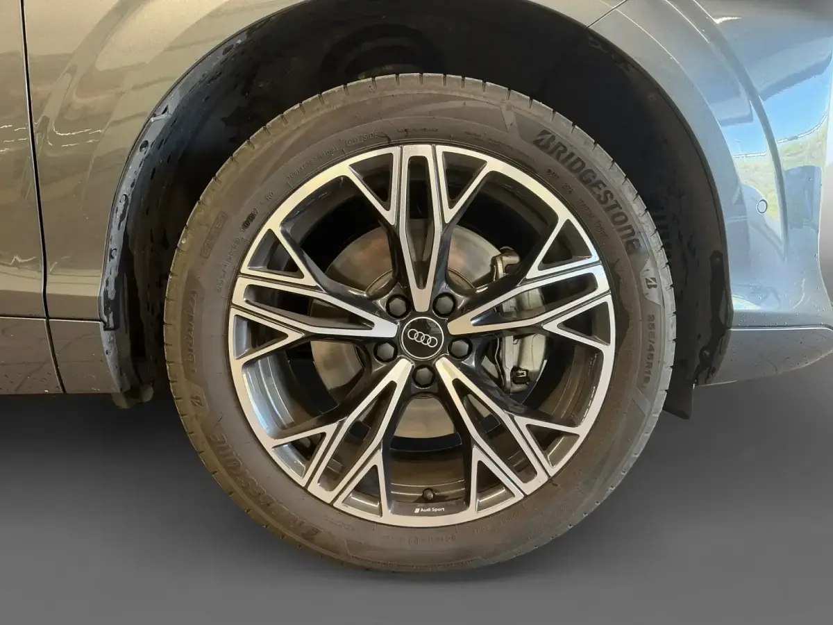 Usado Audi Q3 S-Line 272 CV (200 kW) 2025 Gris/plata SUV