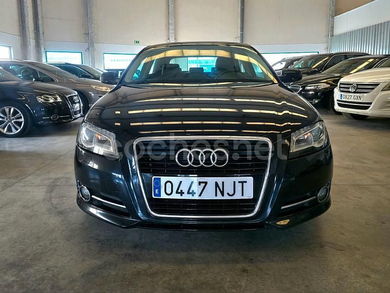 Usado Audi A3 Attraction 140 CV (102 kW) 2012 Negro Berlina