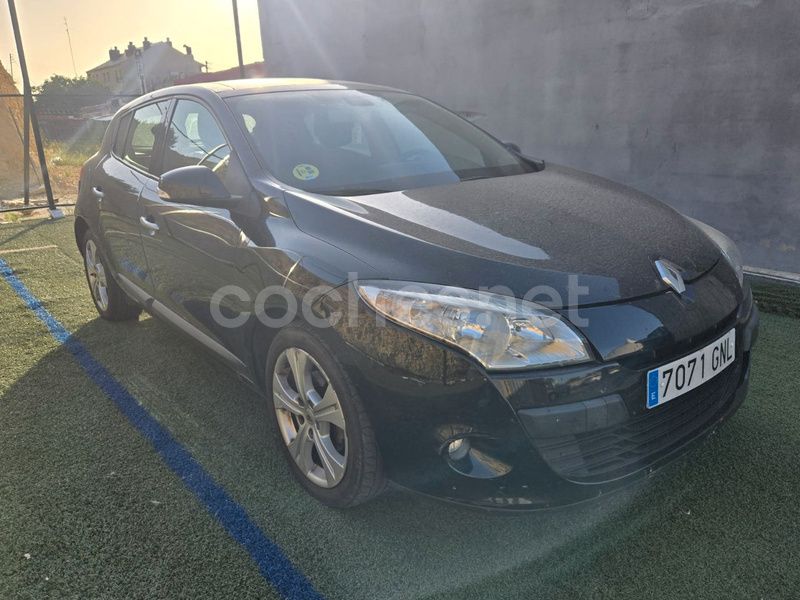 Negro Usado 2010 Renault Mégane III Dynamique Berlina | 5999 € (Buen precio) - Imagen 1/4