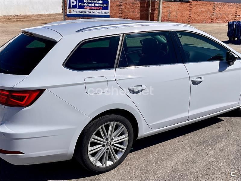 Usado Seat Leon ST XCELLENCE 130 CV (95 kW) 2019 Blanco Familiar