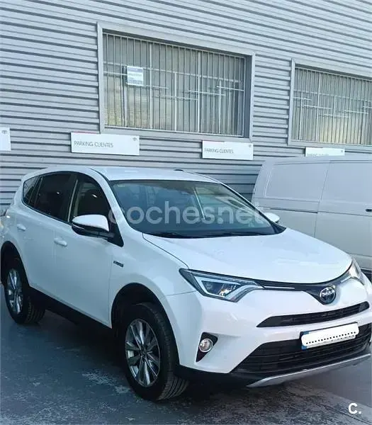 Usado Toyota RAV4 Hybrid Advance 197 CV (144 kW) 2017 Blanco SUV