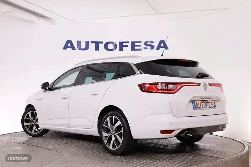 Usado Renault Mégane GrandTour Bose Edition 130 CV (95 kW) 2017 Blanco Familiar