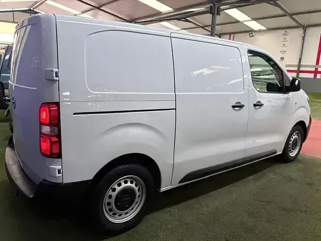 Usado Opel Vivaro 101 CV (74 kW) 2023 Blanco Monovolumen