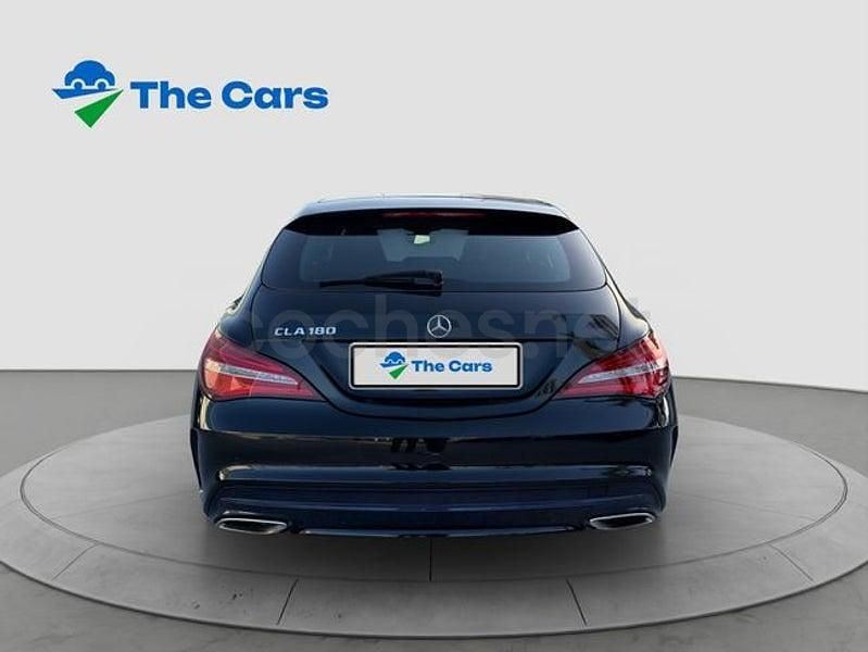 Usado Mercedes CLA180 Shooting Brake 122 CV (89 kW) 2017 Negro Familiar