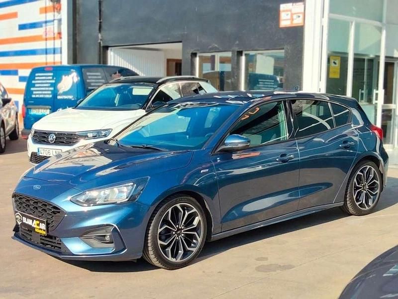 Usado Ford Focus Active 120 CV (88 kW) 2019 Azul Utilitario