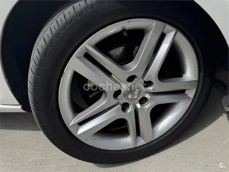 Usado Seat Leon Copa 90 CV (66 kW) 2011 Blanco Utilitario