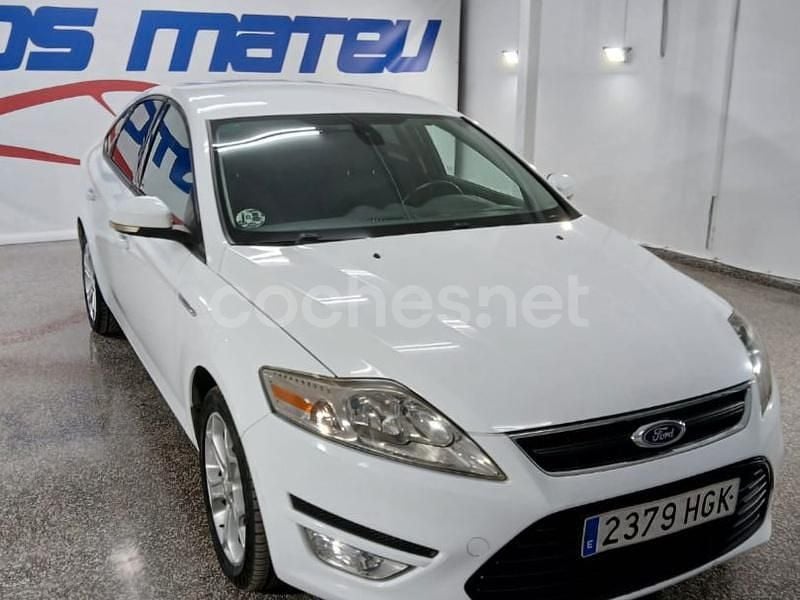 Usado Ford Mondeo Titanium 140 CV (102 kW) 2011 Blanco Berlina