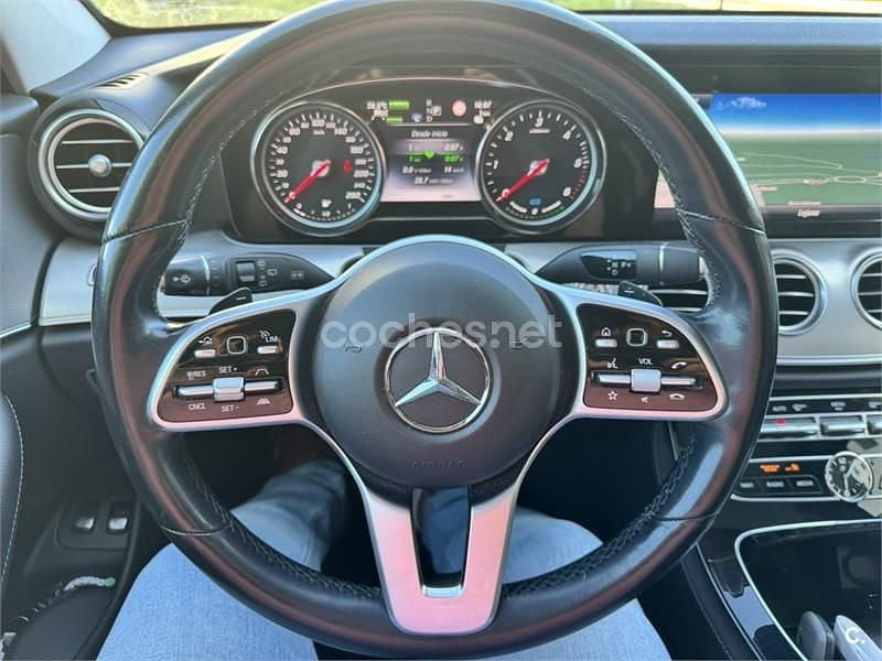 Usado Mercedes E300 306 CV (225 kW) 2020 Gris / plata Familiar